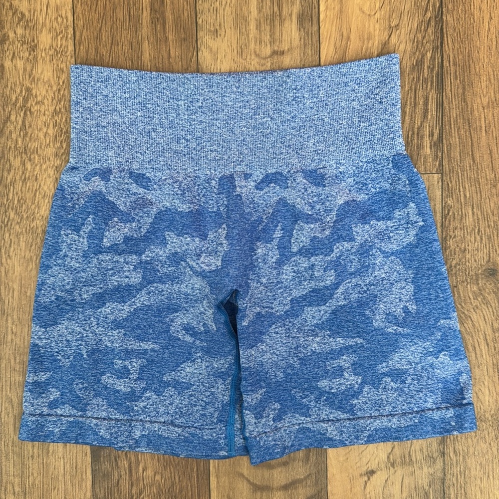 NVGTN Size Small Blue Camo Seamless Shorts Booty Flattering Sexy Exercise Baddie
